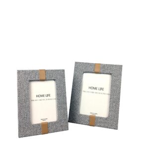 Home Life brand picture frames with a black and white geometric pattern