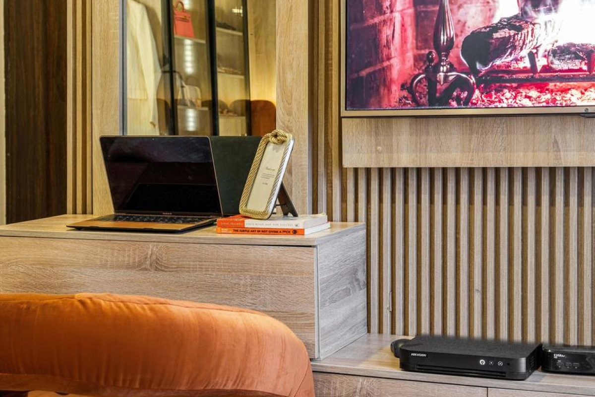 182ca857-9b39-4987-81ee-f1b9b4689cd8